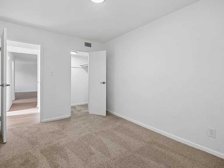 ReNew Alexandria — Photo 18