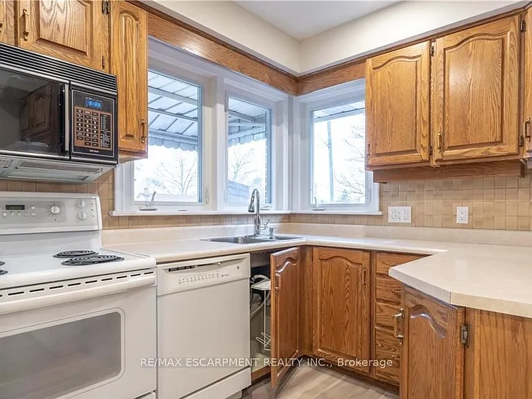 9 W 22nd St #1 — Photo 3