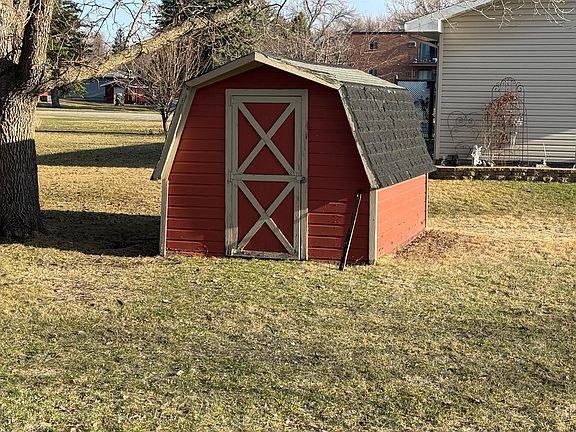 3rd image of 404 4th Ave W