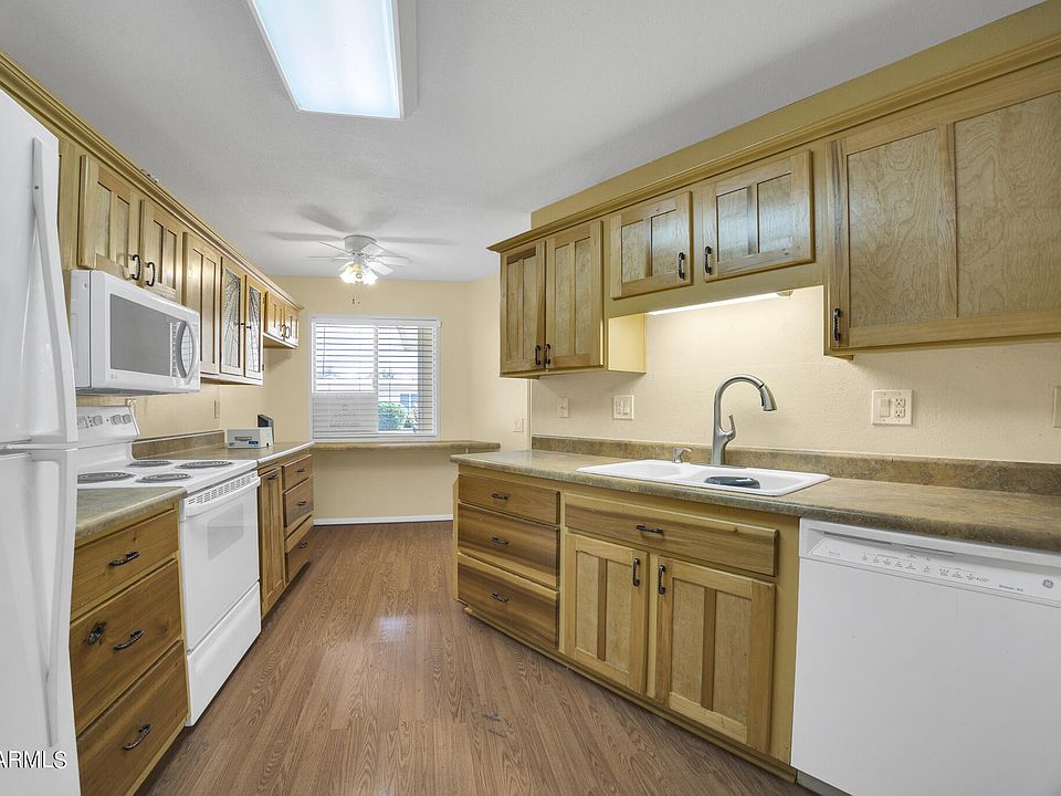1st image of 16657 N 103rd Avenue