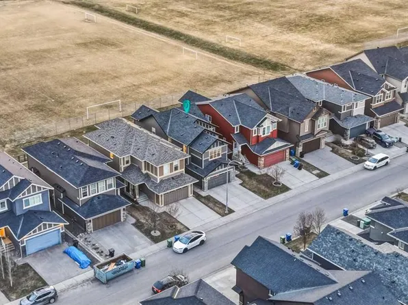 71 E Evansfield Rise NW, Calgary, AB T3P 0L9
