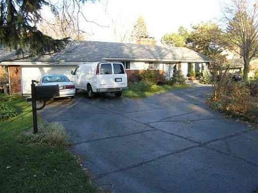 1st image of 5 Fair Lake Ln