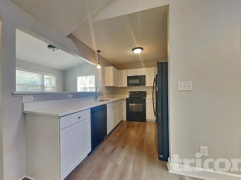 5820 Leatherwood Ln — Photo 4