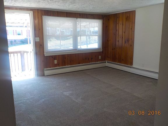 4th image of 204 Broce Dr #1
