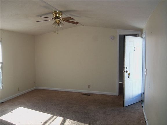 28 PV livingroom