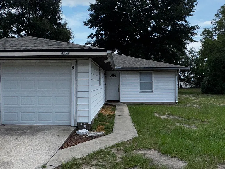 8392 SW 101st Place Rd — Photo 1