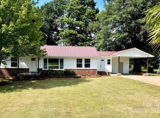 930 Suttle Rd, Lancaster, SC 29720