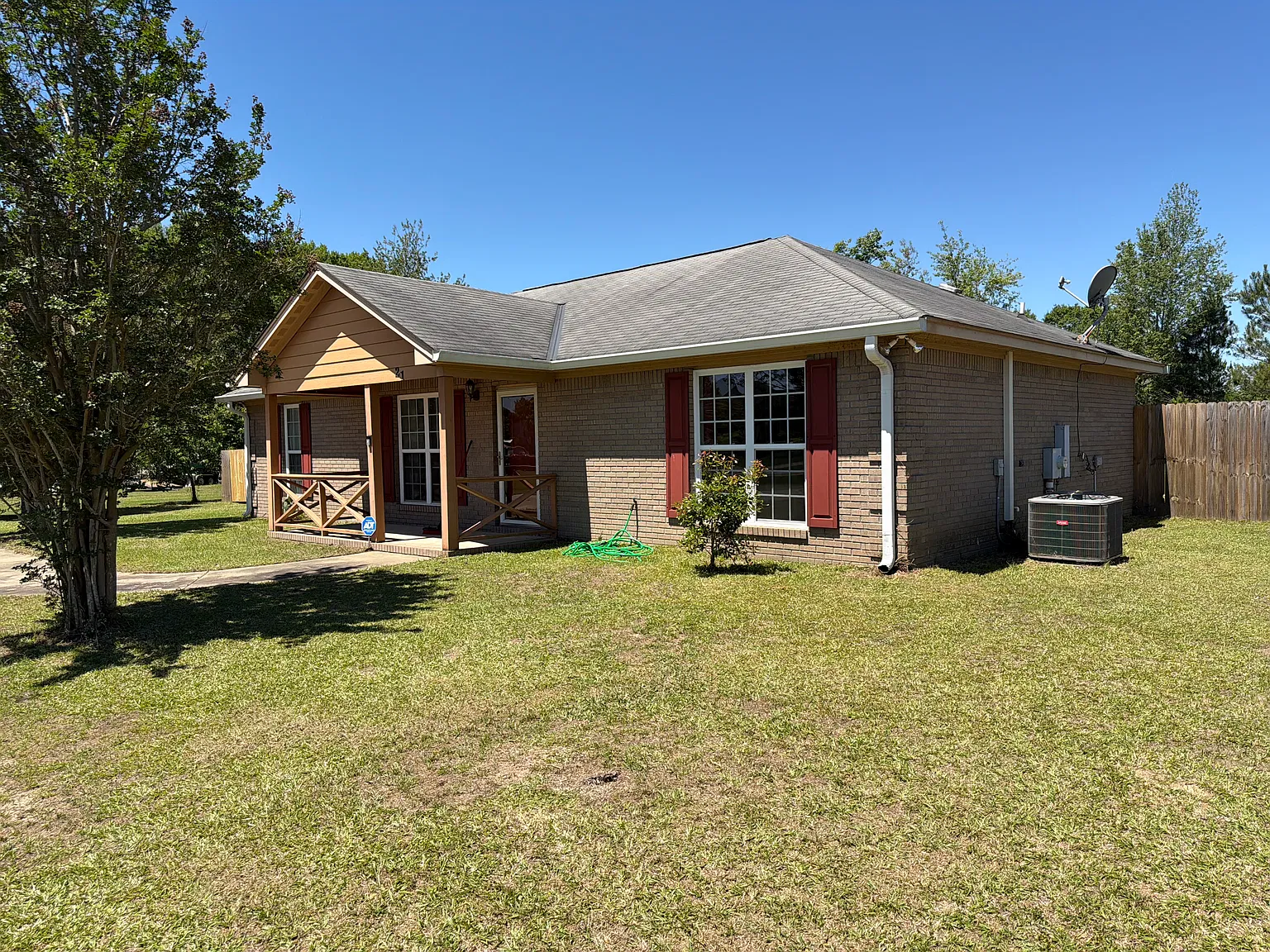 3 bed, 1323 sqft, $2,000 — Photo 4