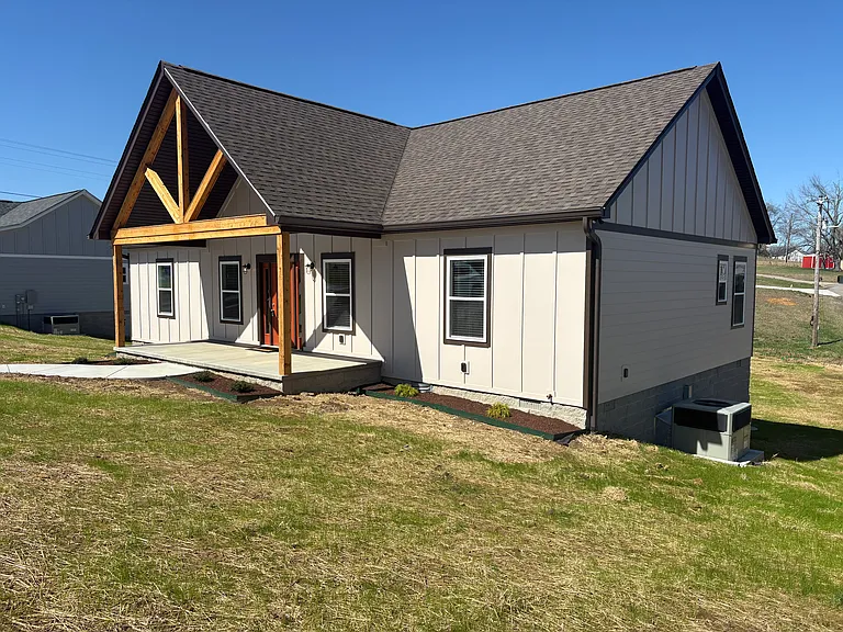 2199 Fincher Dr — Photo 3