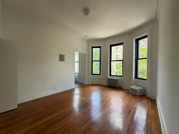 401 Convent Avenue image 1 of 4