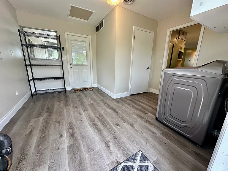 1366 NE Hilltop St — Photo 35