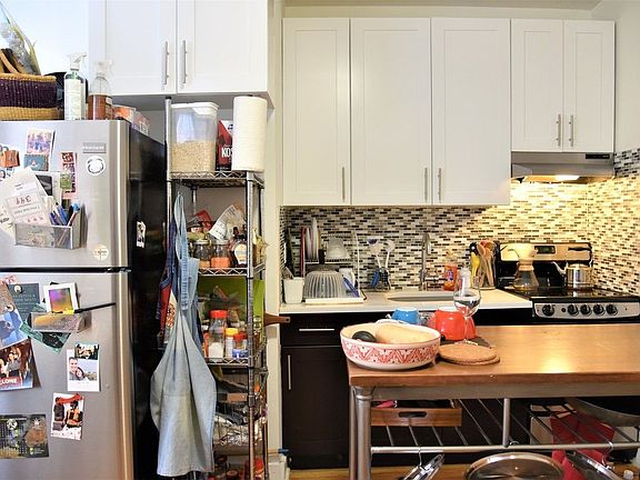 4th image of 292 Midwood St APT A6