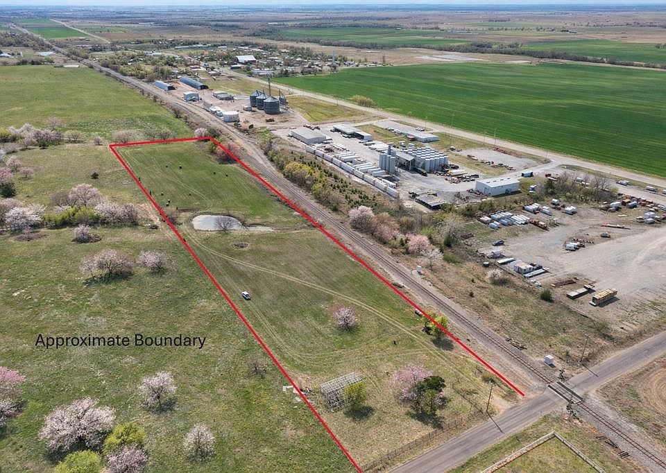 1st image of 6 E Dutton Rd