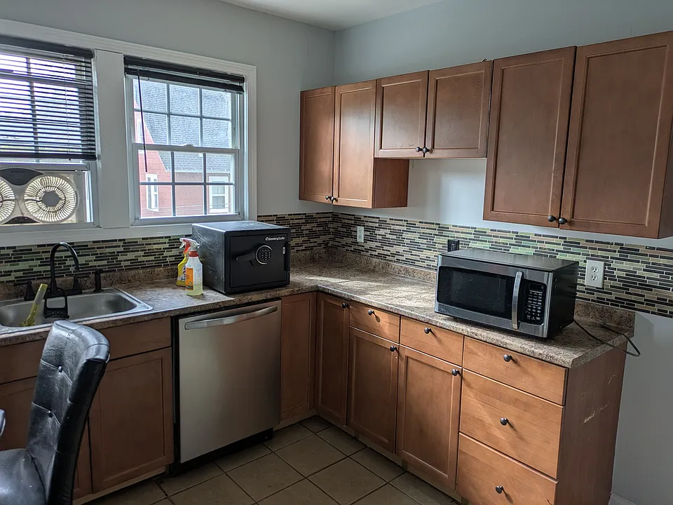 152 N State St #152