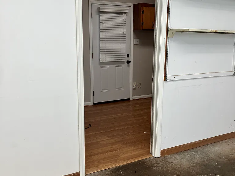 8709 Kenilworth Dr — Photo 31