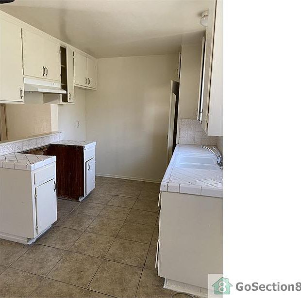 2nd image of 2635 Pacific St #4
