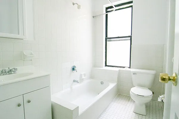 Rented by Horowitz Real Estate | media 16