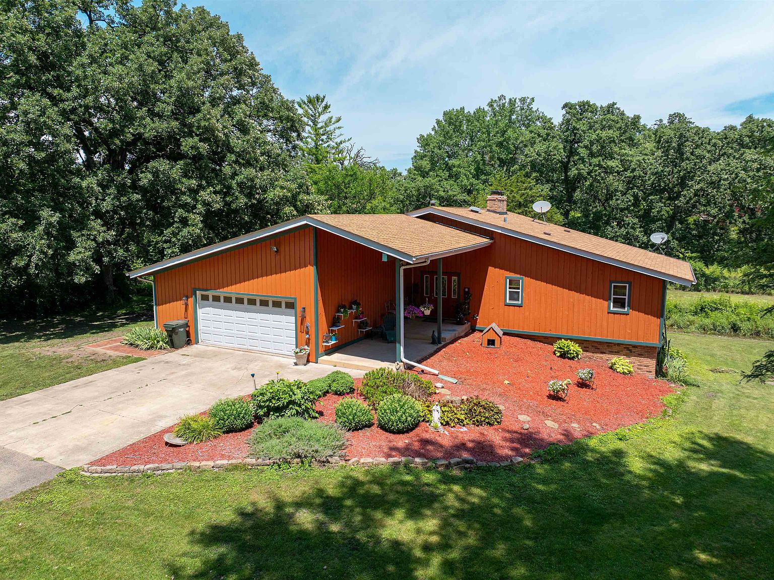 るきページ 7502 Kishwaukee Rd, Stillman Valley, IL 61084 | Zillow