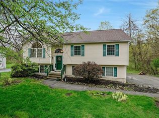 23 Blue Jay Dr, Newburgh, NY 12550