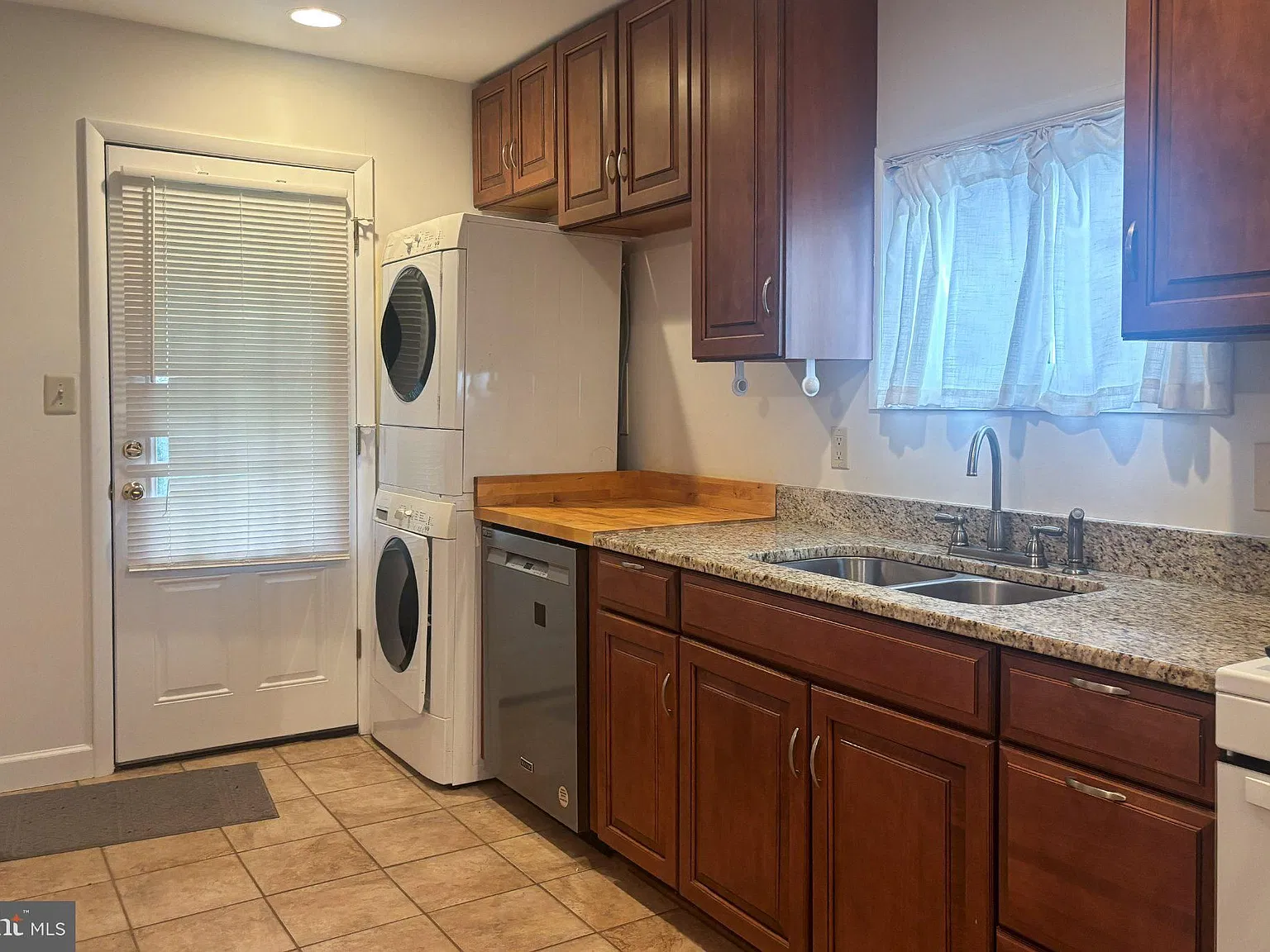 2 bed, 1.5 bath, $1,990 — Photo 2