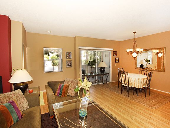 2nd image of 7320 Balboa Blvd Unit 108
