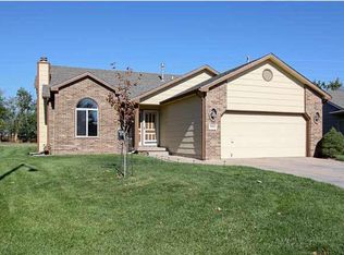 9902 E Lincoln St, Wichita, KS 67207