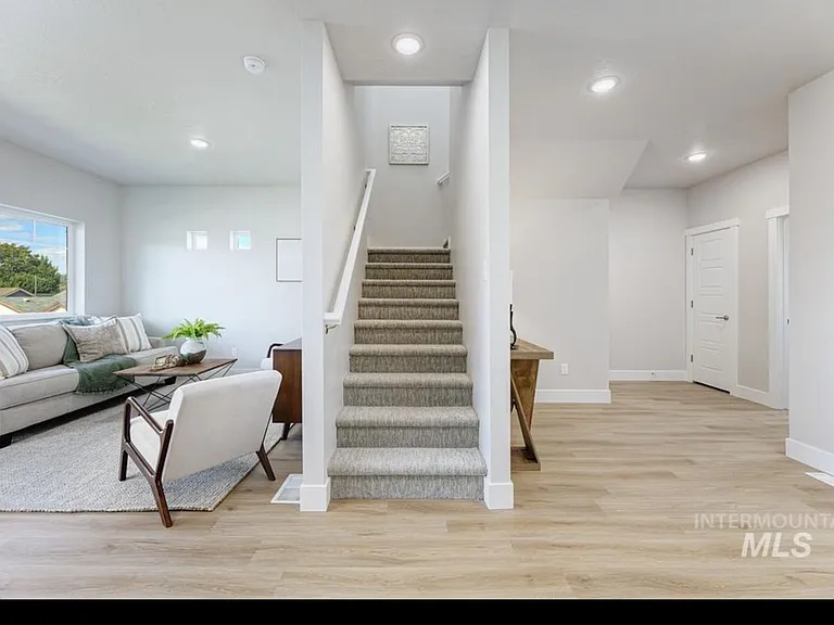 2299 N Shaelyn Ln — Photo 9