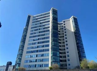 185 Ontario St #805, Kingston, ON K7L2Y7