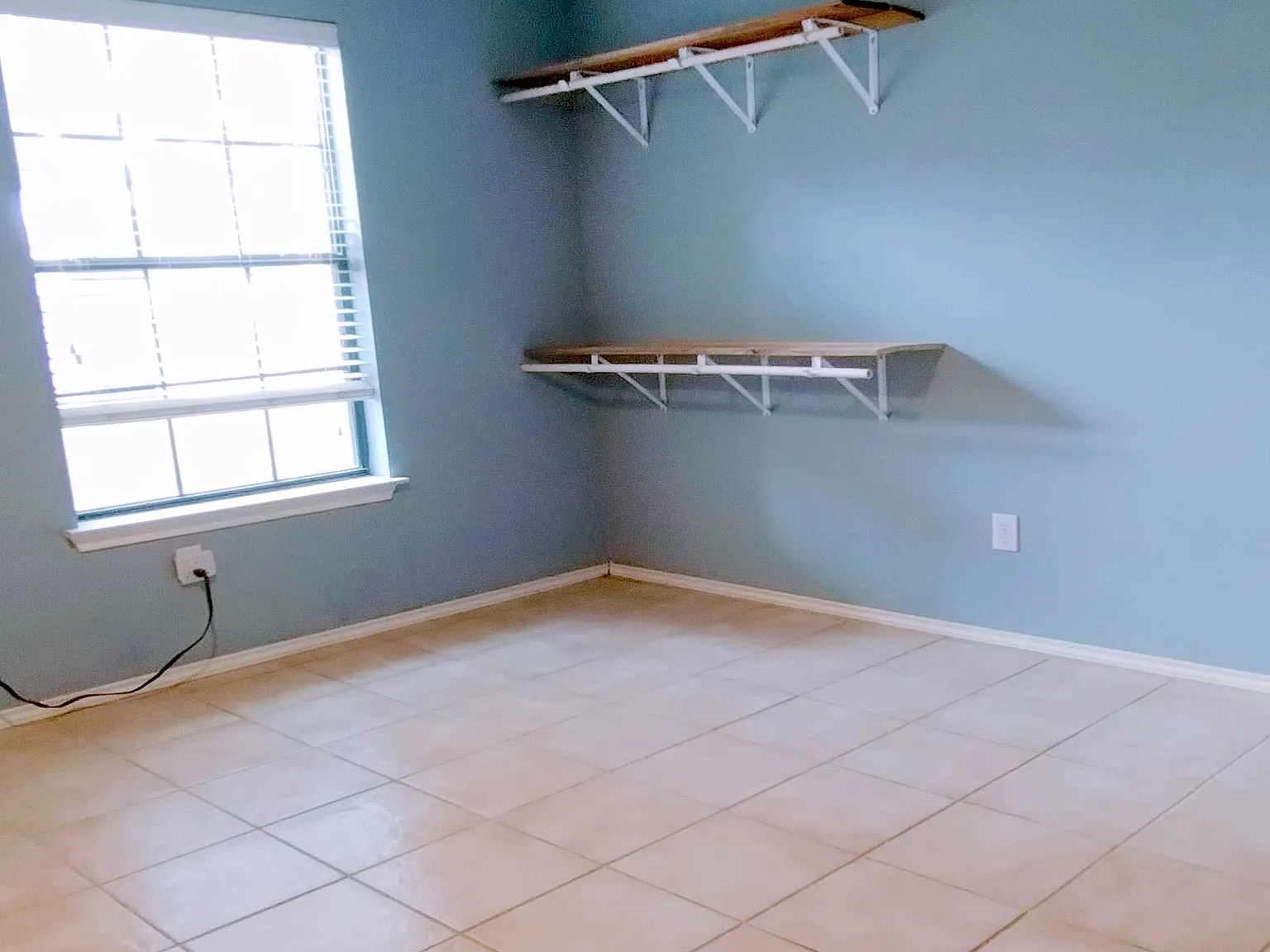 401 Thicket Ln — Photo 2