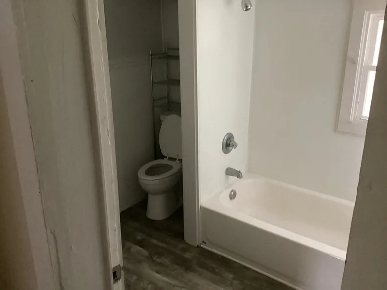 147 Carpenter St — Photo 8
