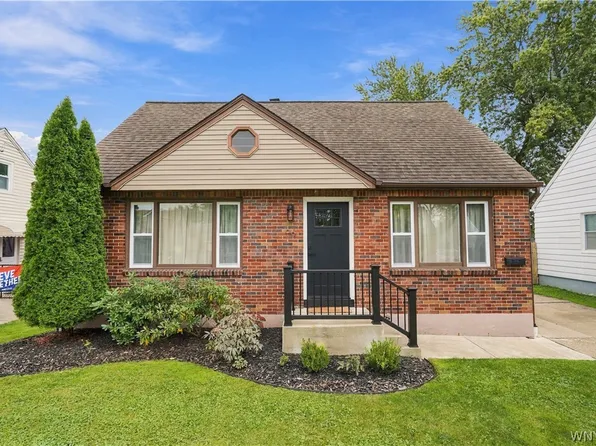 69 Layton Ave, Amherst, NY 14226