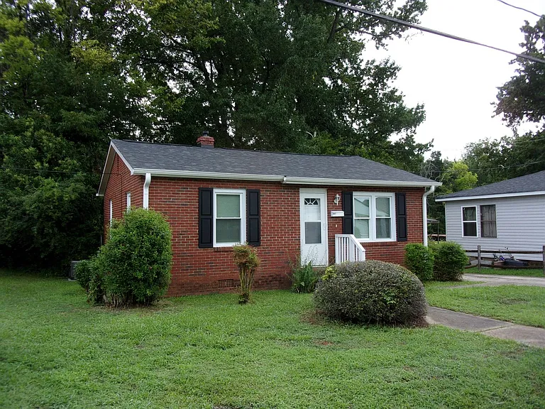 247 Barber St — Photo 1