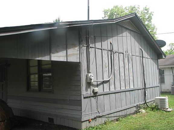 3rd image of 1014 Caldwell Dr