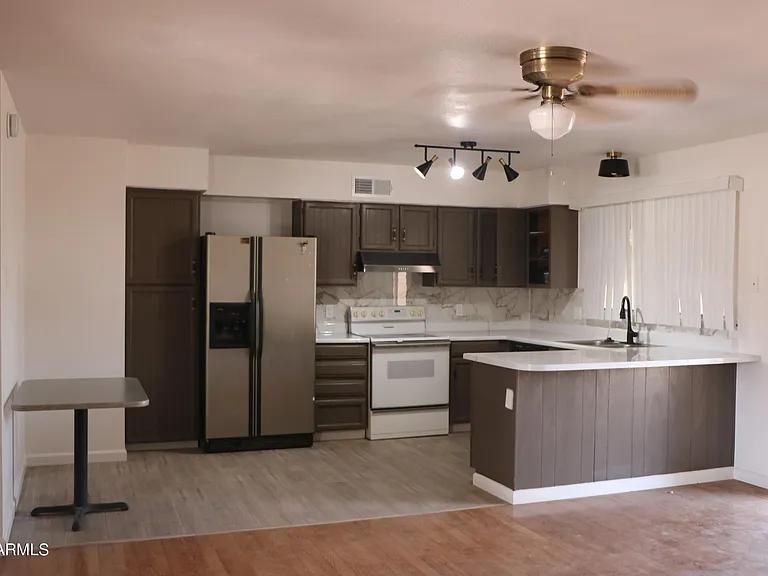 3544 W Charleston Ave — Photo 7
