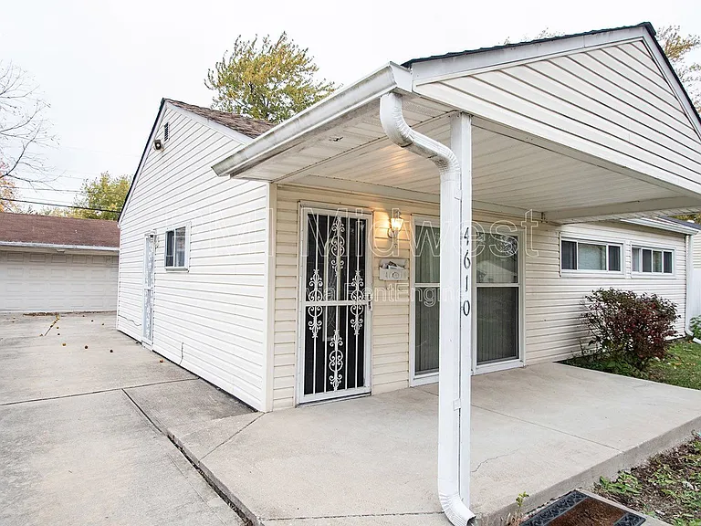 4610 Karen Dr — Photo 3