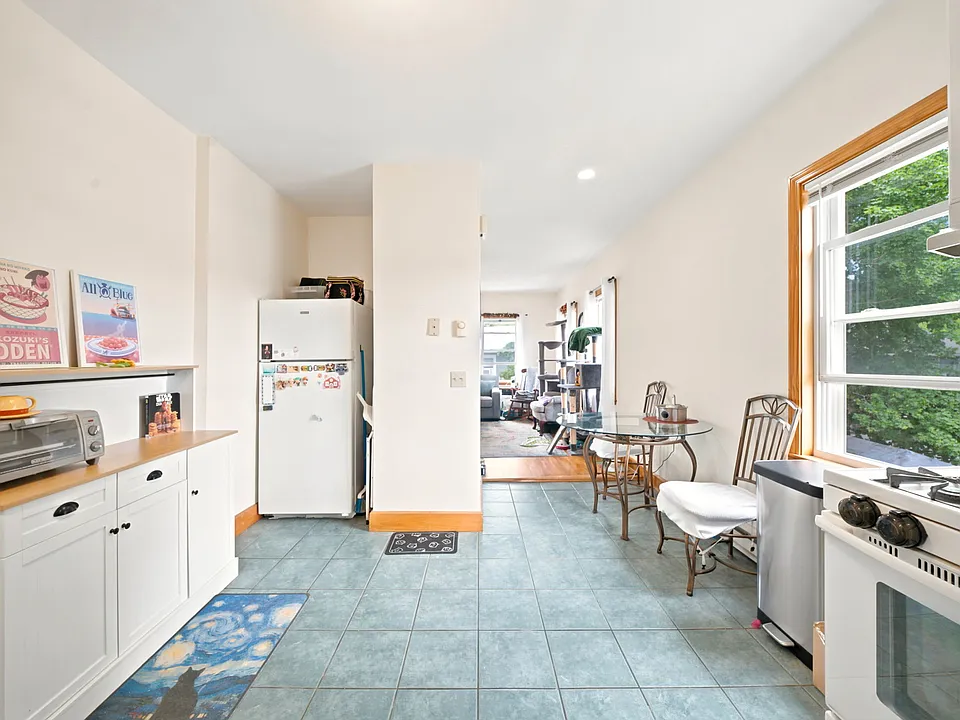 10 Cliff St #3