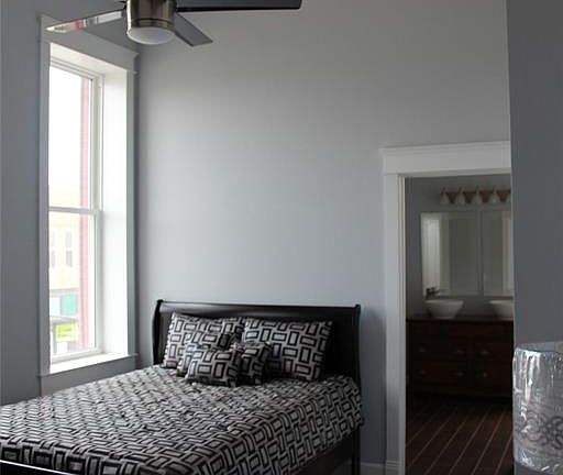 3rd image of 2901 Lee St Unit 3