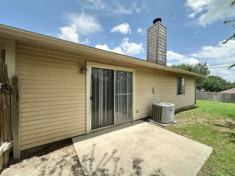 2312 Silverhill Dr — Photo 30