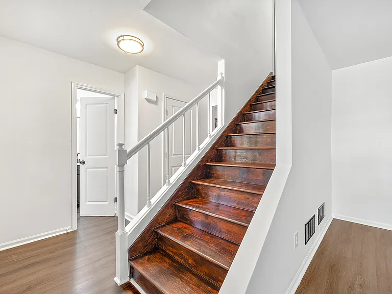 534 Woodcrest Manor Dr — Photo 12