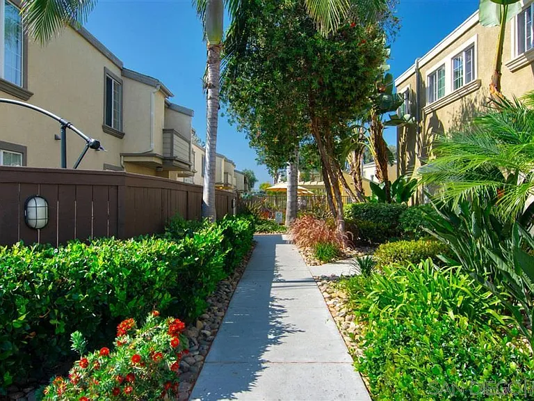 5404 Balboa Arms Dr #460 — Photo 2