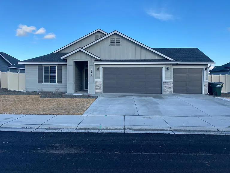2882 N Klemmer Ave — Photo 1