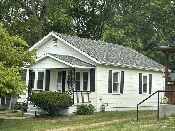 111 Reasor Dr, Saint Louis, MO 63135