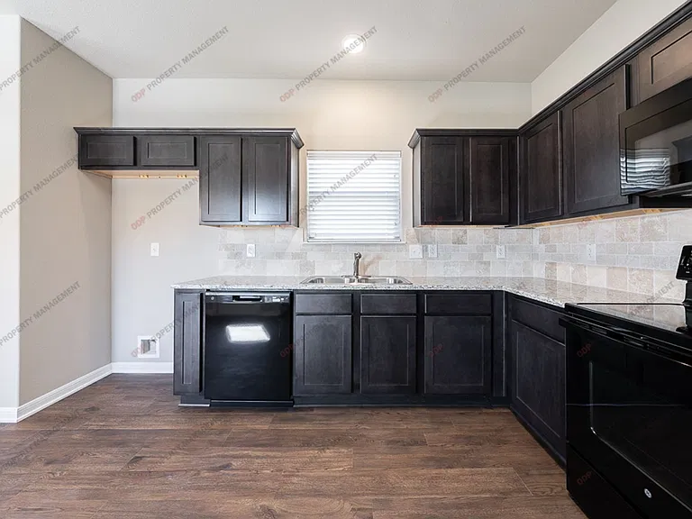 1242 Lakeway Crossing Dr — Photo 8