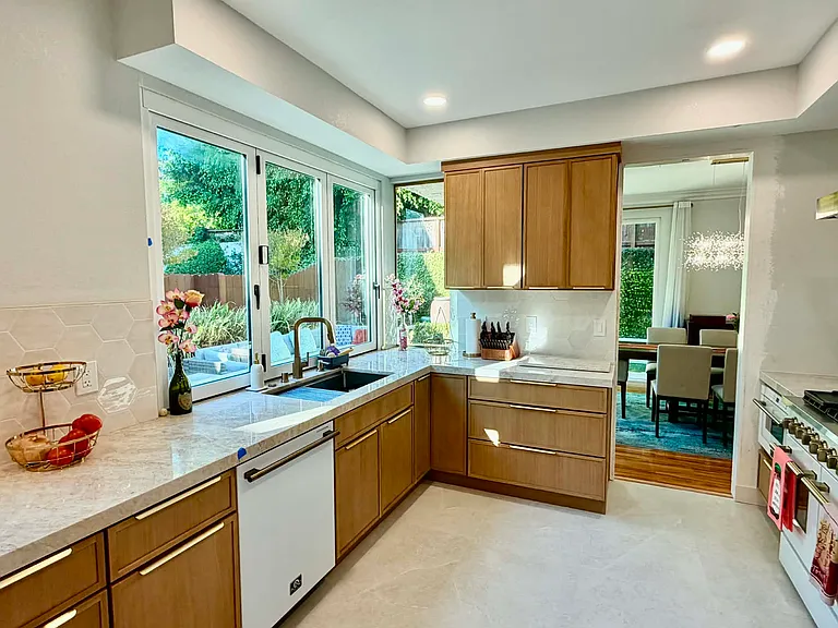 W Terrylynn Pl — Photo 8