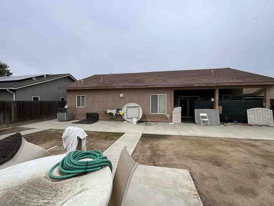 2nd image of 2071 W Orange Avenue