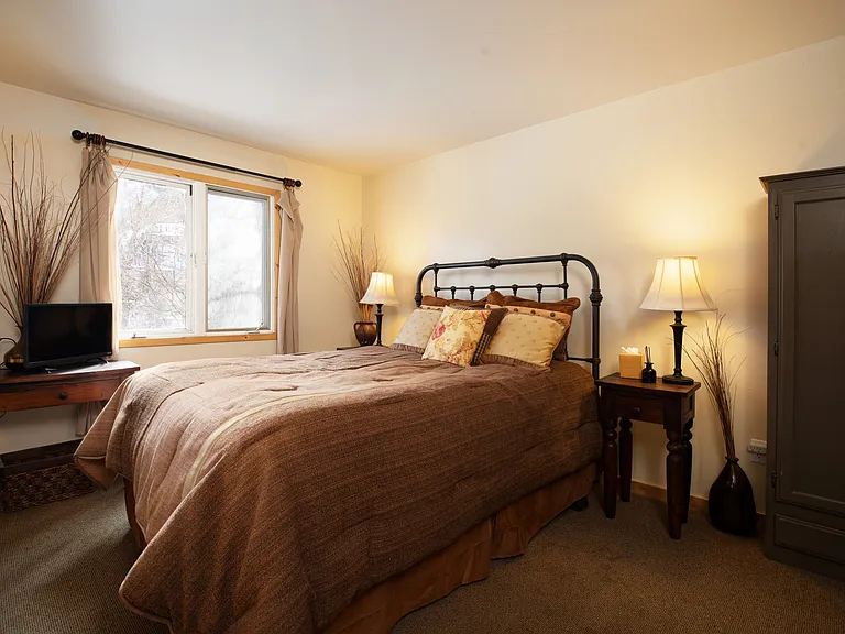 1880 Meadow Ridge Rd #7 — Photo 4