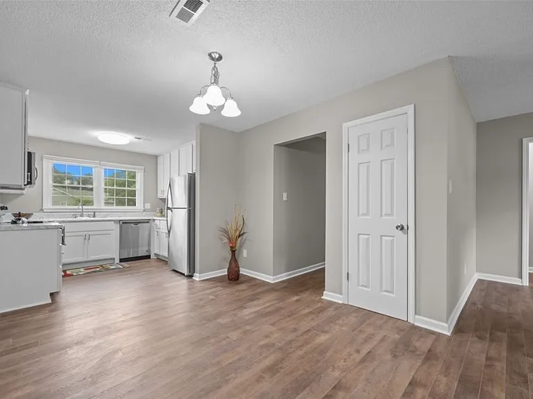 615 Wallingford Ct — Photo 13