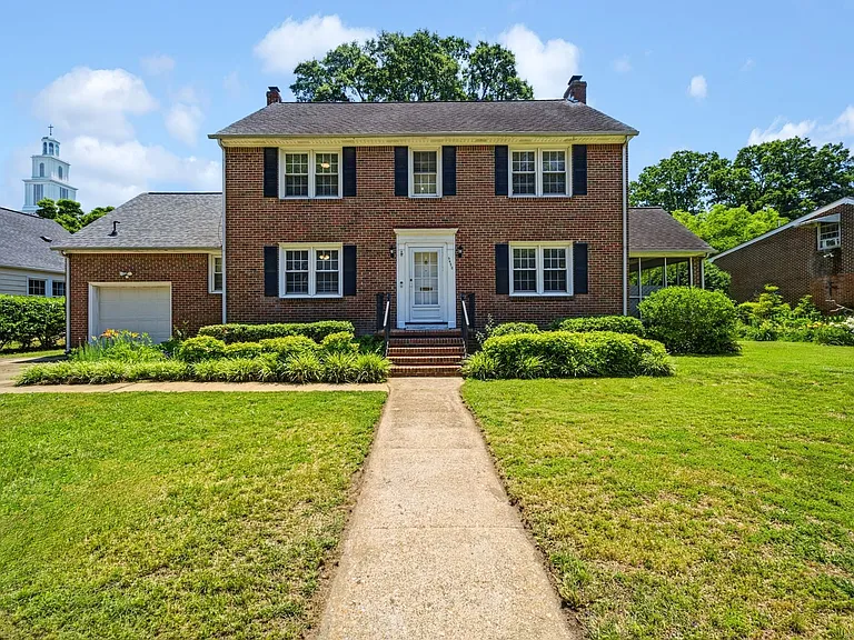 9450 Selby Pl — Photo 1