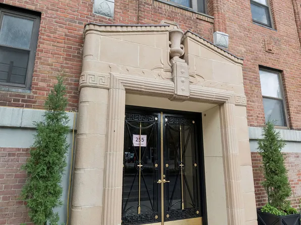 255 Cabrini Boulevard image 10 of 12