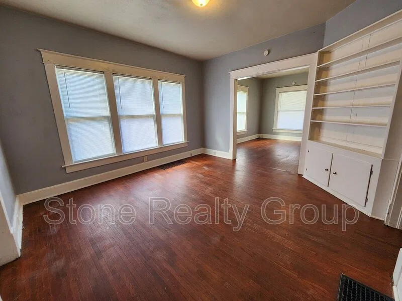 2 bed, 1.0 bath, $1,000 — Photo 3